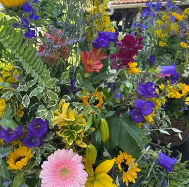 composition de fleurs à Montigny-la-Resle
